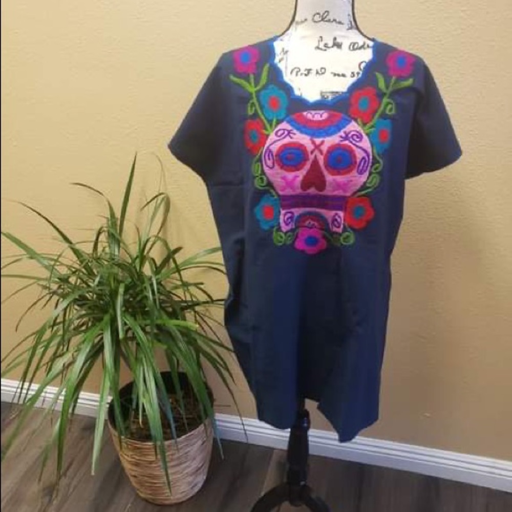 Tops - Picture 2 of 16